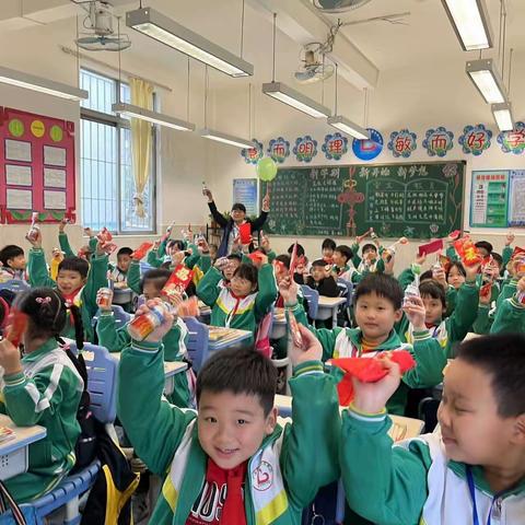 阳光少年，绽放光芒——龙德小学202班成长记录暨散学典礼