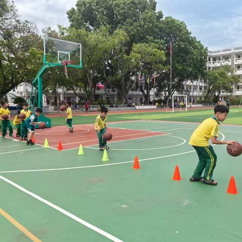 善美少年，迎“篮而上”—和乐镇中心学校篮球兴趣班学期汇报