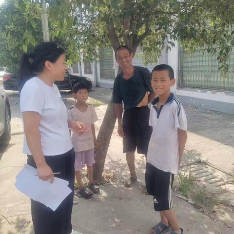 家校携手防溺水  温情家访护平安