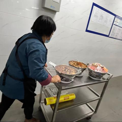 提高烹饪技能，保障食品安全，“让您的食堂更加出色！”