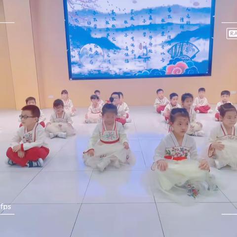 记录幼儿园快乐生活——                      大一班十月份生活