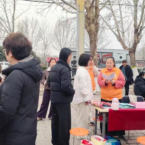 楠寅社工“学雷锋”：便民服务传递温暖，践行文明新风尚