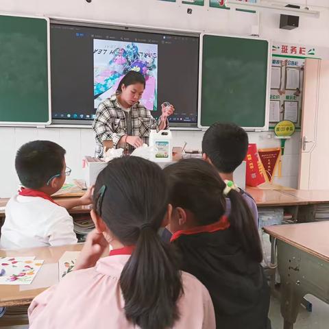 🎐 风起时，听家委妈妈种下的春天在‘铃’动 ——沧海中队干花风铃体验活动