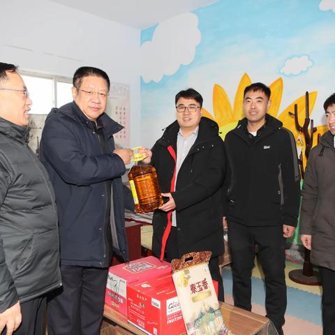 情系慰问工作队，岁寒慰问助振兴