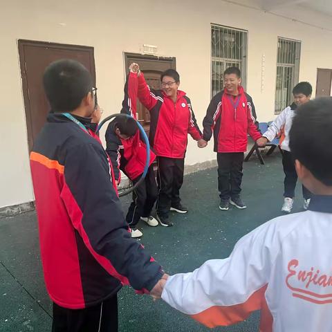 踔厉前行 携手共赢——恩江中学趣味解压心理团辅