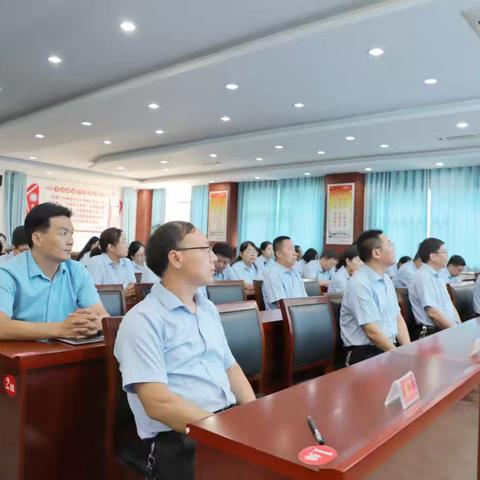 情暖盛夏，共筑师爱——新安三高举办教师集体生日会