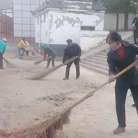 店子镇纵深推进秋季环境卫生集中整治行动（三）