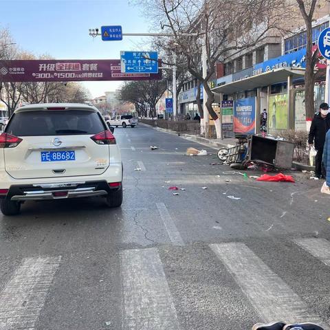 路遇车祸伸援手，善意之举暖人心