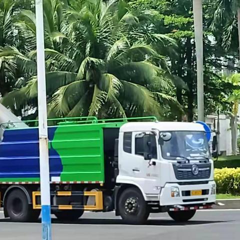 夏日坚守 持续冲洗—万宁城区街道持续开展环境卫生大整治(七月六期)