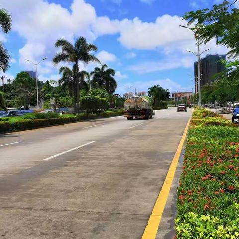 深化道路保洁标准 降低扬尘污染—万宁城区街道持续开展环境卫生大整治(七月七期)