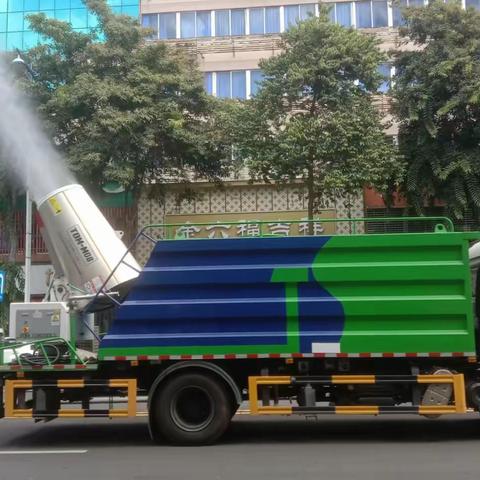 洒水抑尘 全面保洁 (八月十期)