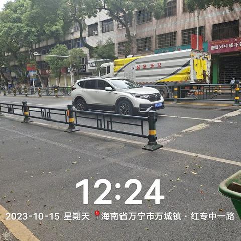 万宁环卫全力做好秋季多风扬尘天气工作（十月4期）