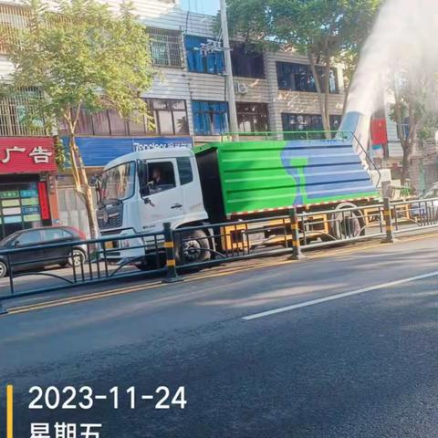 万宁市环卫园林局加大降尘力度 巩固环境卫生，让城市环境换新颜（十一月9期）