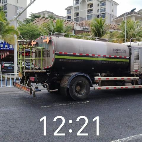 万宁市环卫园林局持续强化冲洗，让城市底色更靓丽（十一月11期）