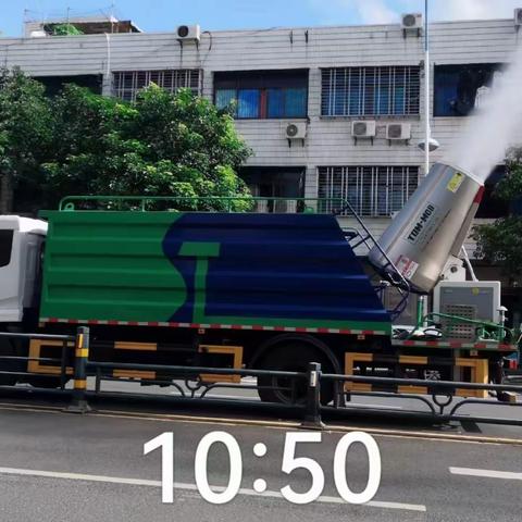 万宁市环卫园林局精准施策—全力做好冬季道路清扫保洁