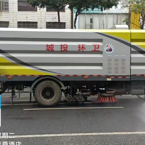 闻“寒”而动   万宁市环卫园林局处积极应对寒潮天气（24年1月8期）