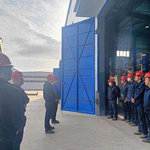 铸造车间开展中频炉事故应急演练 ———提升风险应对能力