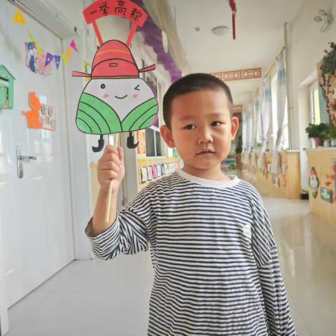 锦界第一幼儿园小一班刘昱宁小朋友成长足迹