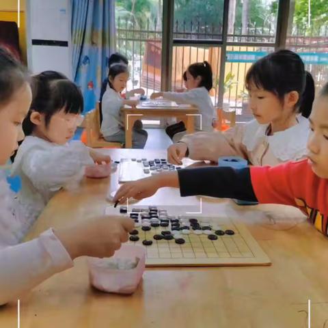 快乐对弈，乐在“棋”中——精彩童年幼儿园围棋兴趣班汇报课