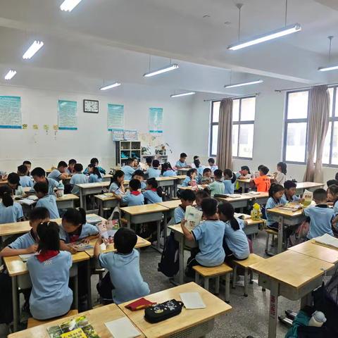 以书相会，每周有约---郯城五小2.16班读书日