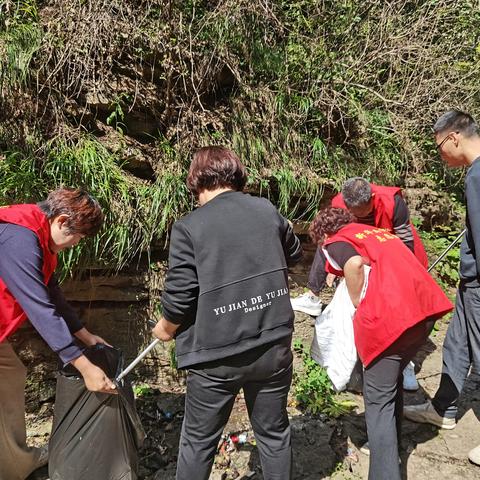 南岭新村开展环境卫生整治志愿服务活动