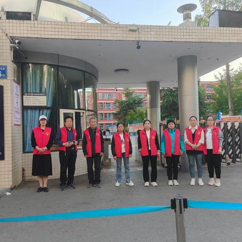 以爱之名，共赴护学之约 －－－记敏行三班护学岗