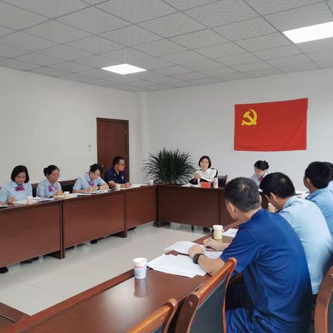 牟定南收费站党支部召开学习贯彻习近平新时代中国特色社会主义思想主题教育专题组织生活会