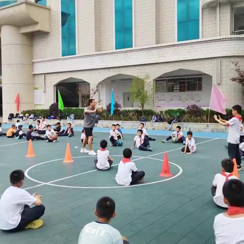 心中有爱，哪里都是篮球场