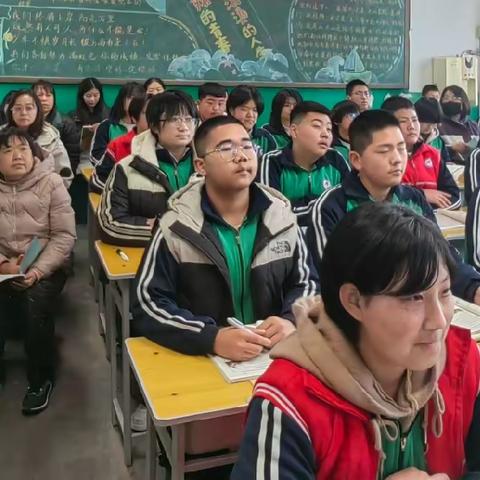 春风十里梦起航，听课评课促成长——平山县外国语中学八年级英语教研组活动纪实