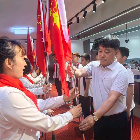 牢记党的教导，争做强国少年——延寿县中心小学2025年一年级首批新队员入队仪式