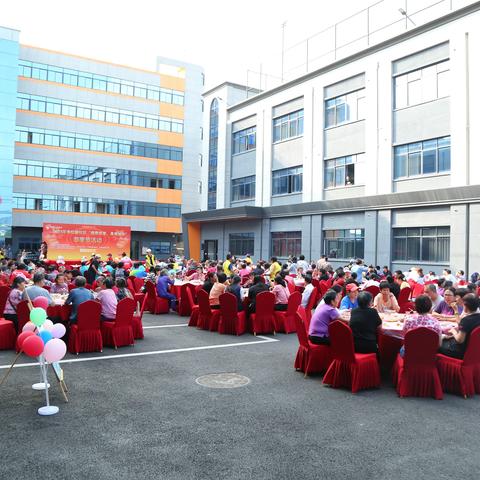 2023年李松蓢社区“感恩邻里，真情相伴”邻里美食节活动