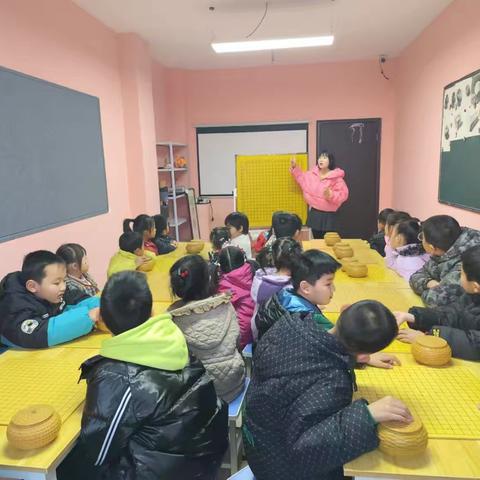 黑白世界，智慧启蒙——朝阳社区围棋启智公益课堂