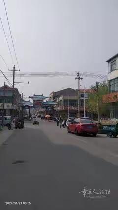 小镇八年  岁月与共