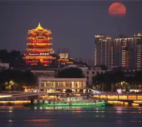 温情重聚是一轮最圆的月 （为高中毕业50周年重聚而作）