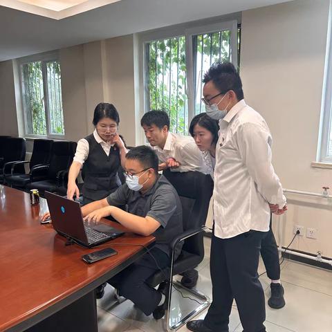 新街口西四网点积极营销工银薪管家取得突出成绩