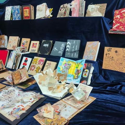 《书籍装帧》课程作品展                                      —— 一隅小角 遇见美好