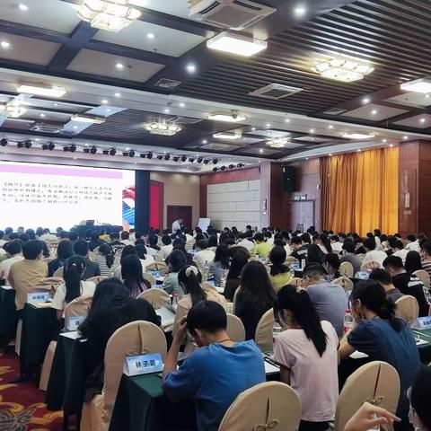 撸起袖子加油干，风雨无阻向前进