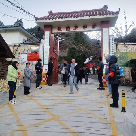 快乐寒假  安全先行     ---拉伯乡中学寒假致家长的一封信