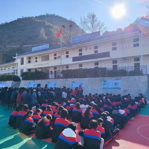 拉伯乡中学2024年春季学期家长会