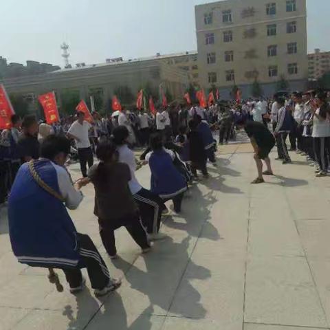 【深化能力作风建设｜强落实】一心同系 一“绳”友谊——肇州县实验高中开展拔河比赛活动