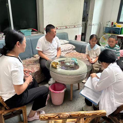 与爱同行，家校共育——正阳镇张家坝小学暑期家访活动