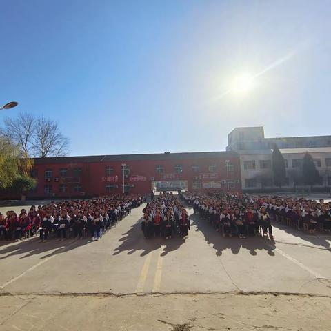 大名县新父母学校名师工作室走进大名县第八中学送教：激发学生学习动力，提高自信心