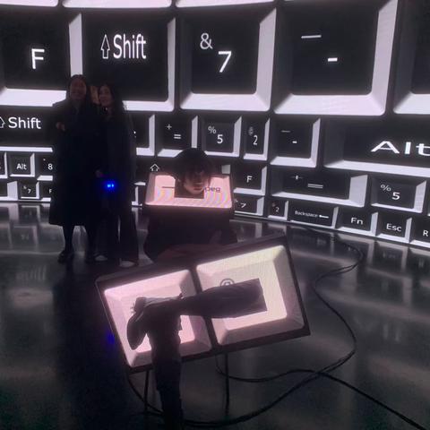 可穿戴界面？可穿戴枷锁？