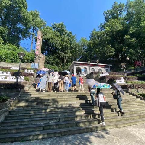【第六组】览名校风采，取教育真经—记7月18日海南中学白沙学校赴重庆广益中学访学