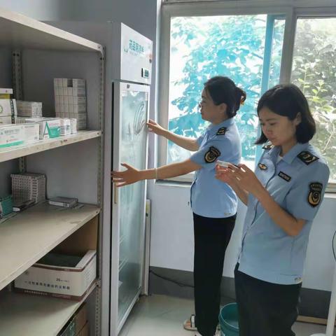 曹范市场监管所“三严查”扎紧夏季用药安全防护网