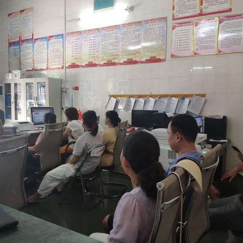 新兴中队组织帮扶联系人观看能力提升培训班以及知应会测试