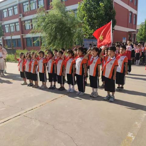 【全环境立德树人】“红领巾爱祖国，争做新时代好少年”——纪铺小学举行少先队员入队仪式暨庆六一文艺汇演