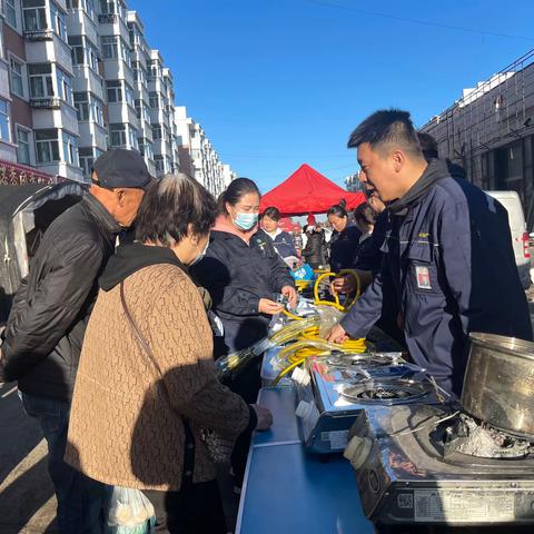 昂昂溪分公司党支部开展主题党日活动——将燃气安全装进百姓的“菜篮子”