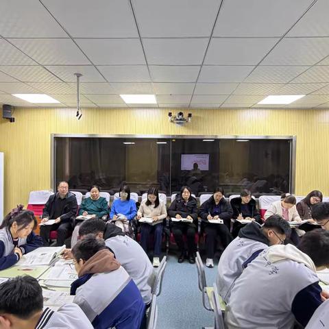 以“电解”为桥 促青年教师专业成长——季冬梅高中化学名师工作坊纪实