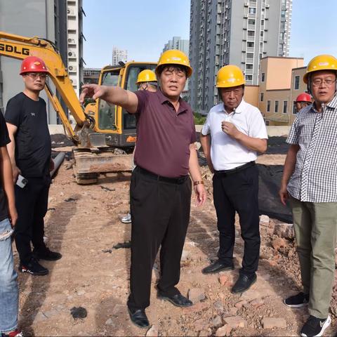 战酷暑、抢进度、保安全——加快推进土产公租房建设项目